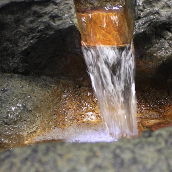 additional image for 10 Fall Oval Rockfall Lit Water Feature