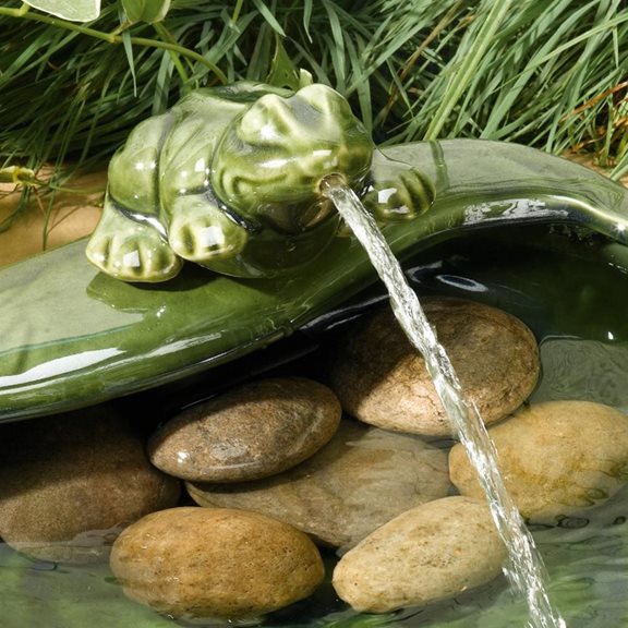 additional image for Solar Green Glazed Frog Water Feature